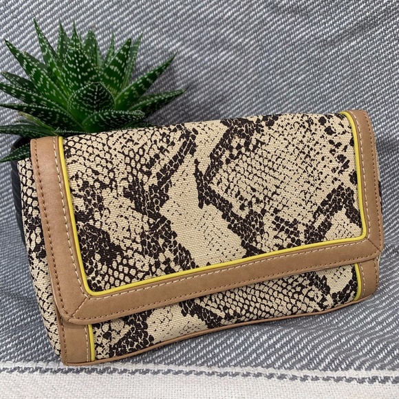 NWT LOFT Faux-Snake Skin Tan & Yellow Clutch - Picture 1 of 5